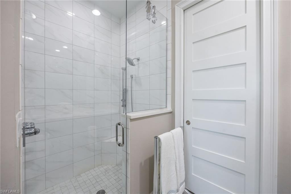 6451 Negril Isle Dr Property Photo 17