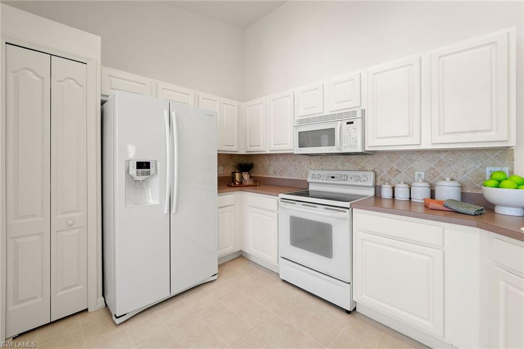 9060 Spring Run Blvd 205 Property Photo 14