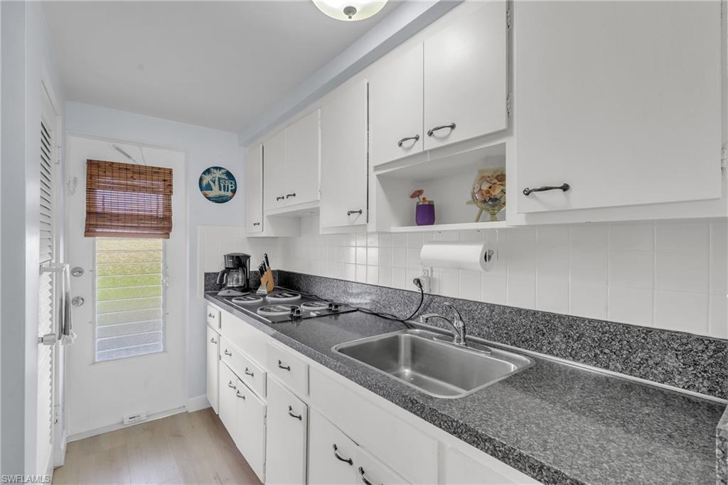 2064 Alamanda Dr 7 Property Photo 8