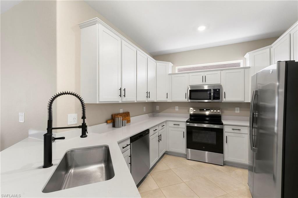 2340 Dragonfruit Way Property Photo 7