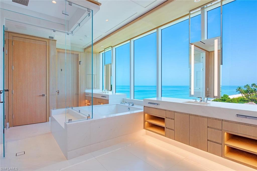 901 Gulf Shore Blvd N C-402 Property Photo 13