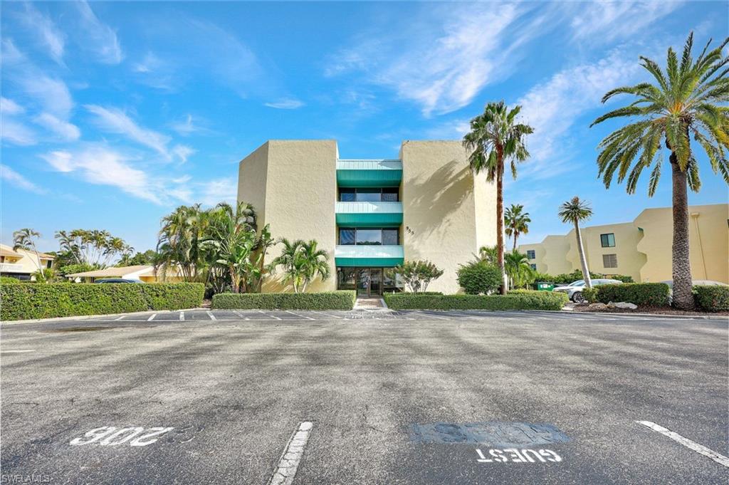 955 Palm View Dr 307 Property Photo 3