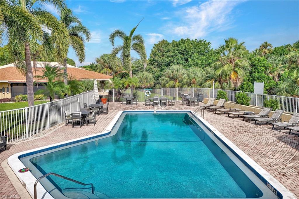 955 Palm View Dr 307 Property Photo 19