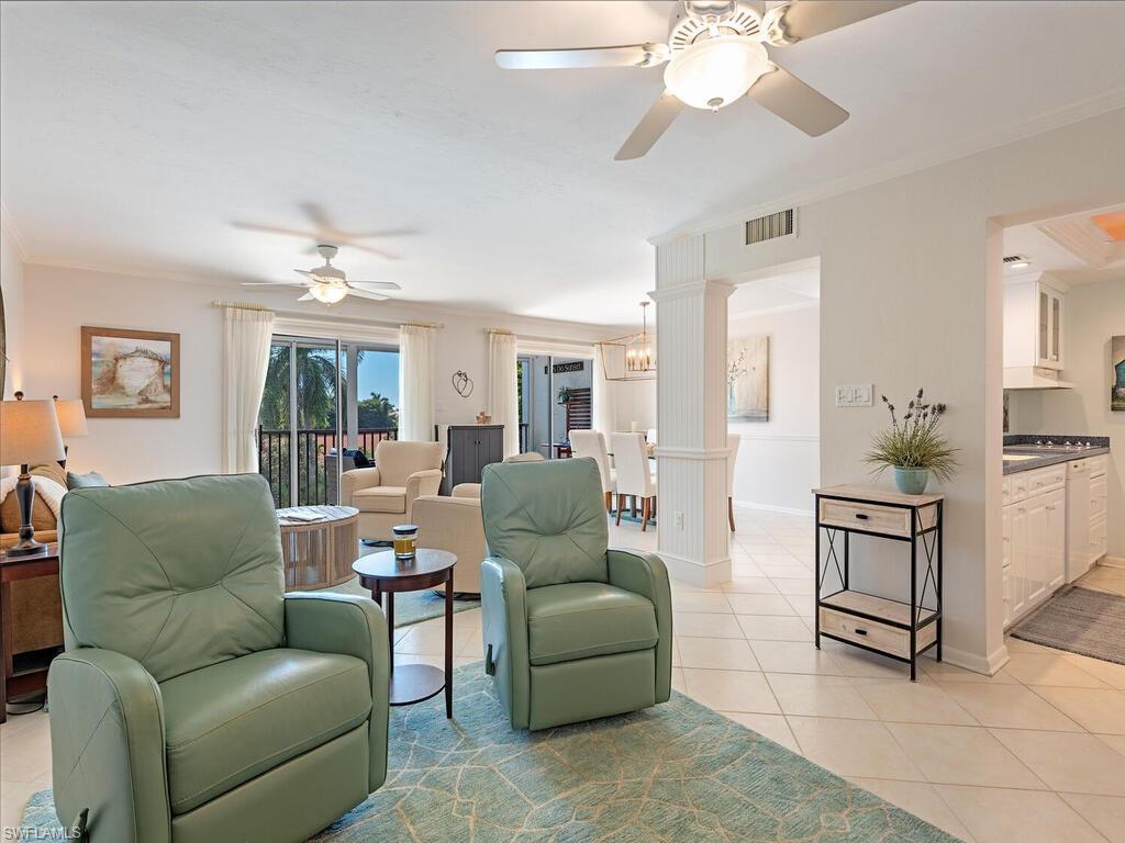555 Park Shore Dr B411 Property Photo 4