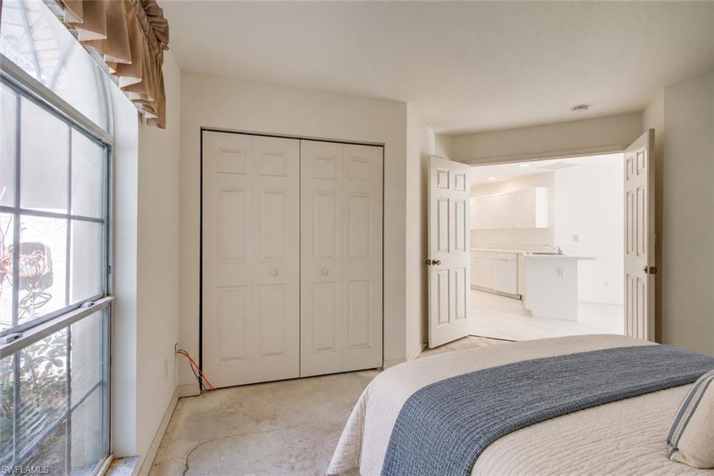 12347 Londonderry Ln Property Photo 12
