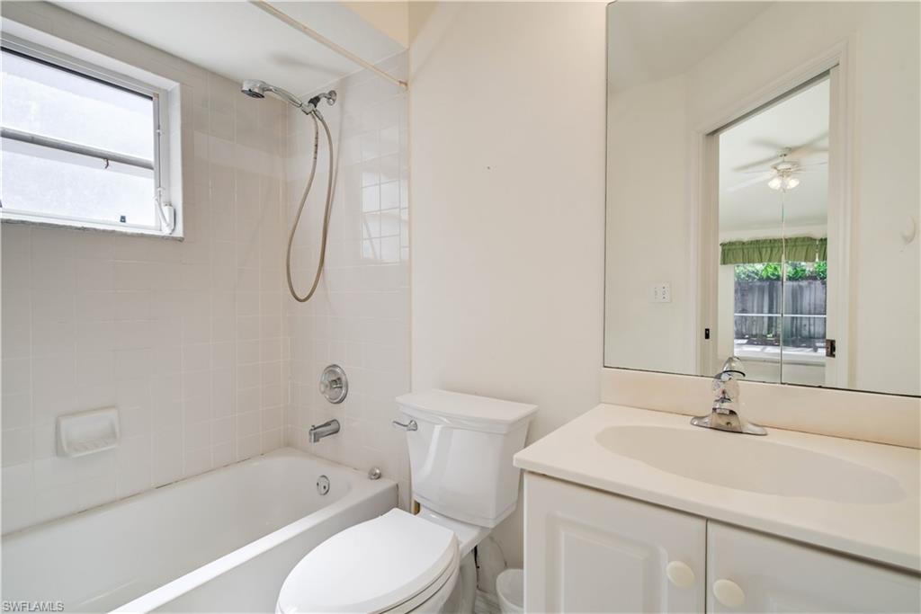 12347 Londonderry Ln Property Photo 14