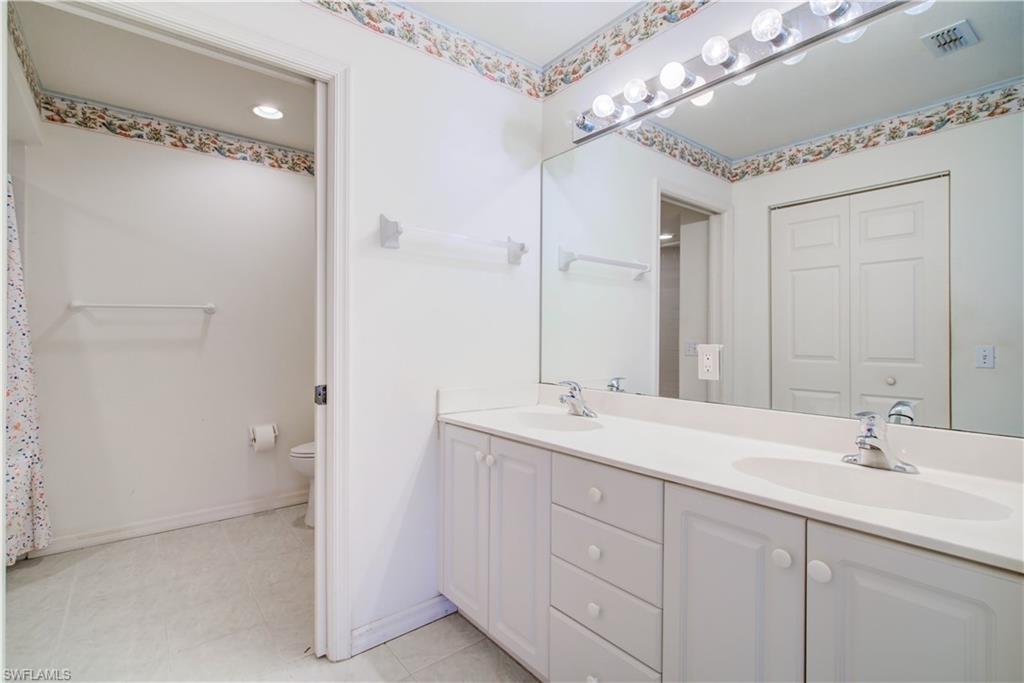 12347 Londonderry Ln Property Photo 15