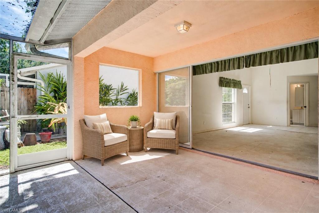 12347 Londonderry Ln Property Photo 17