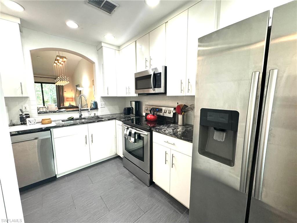 7790 Woodbrook Cir 2603 Property Photo 2