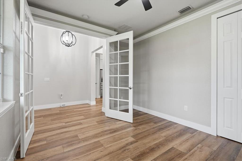 1116 Thompson Ave Property Photo 15