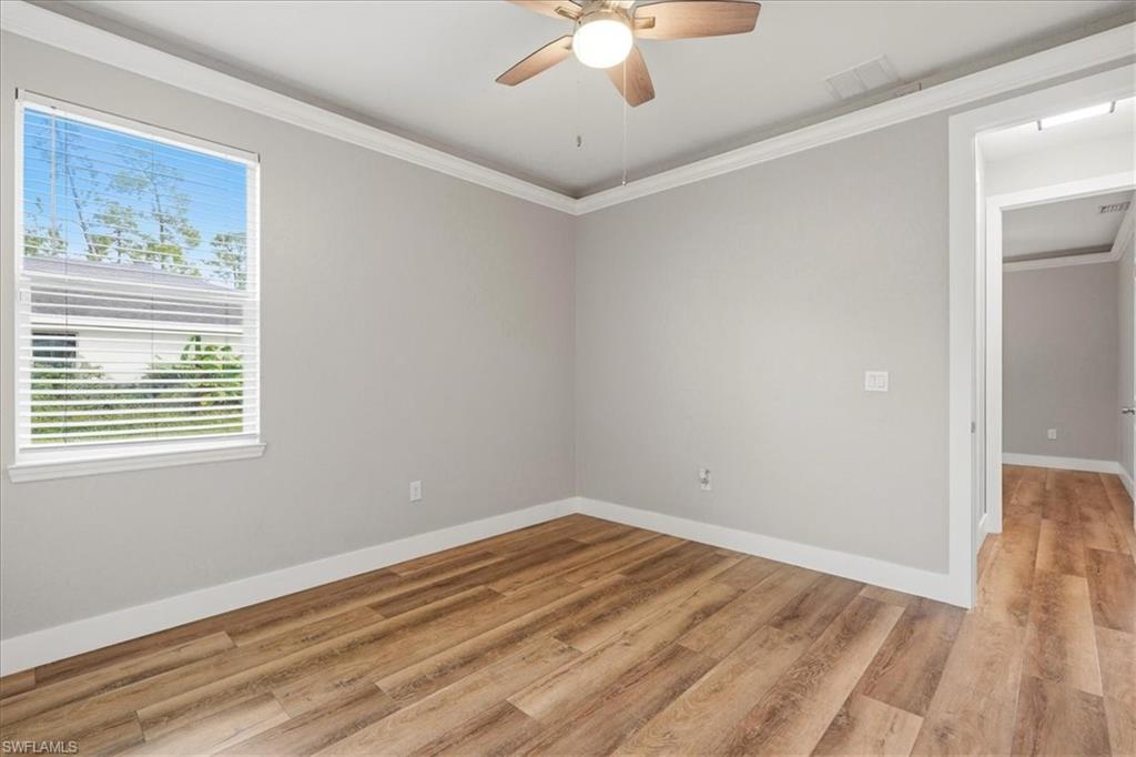 1116 Thompson Ave Property Photo 39