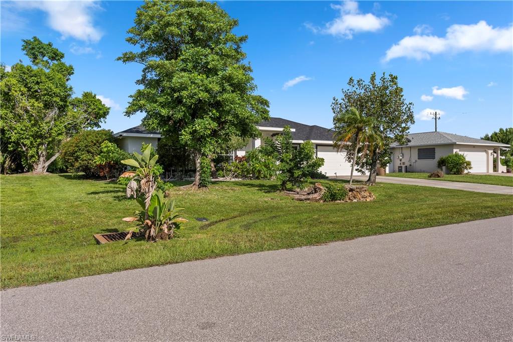 3137 8th Pl Property Photo 3
