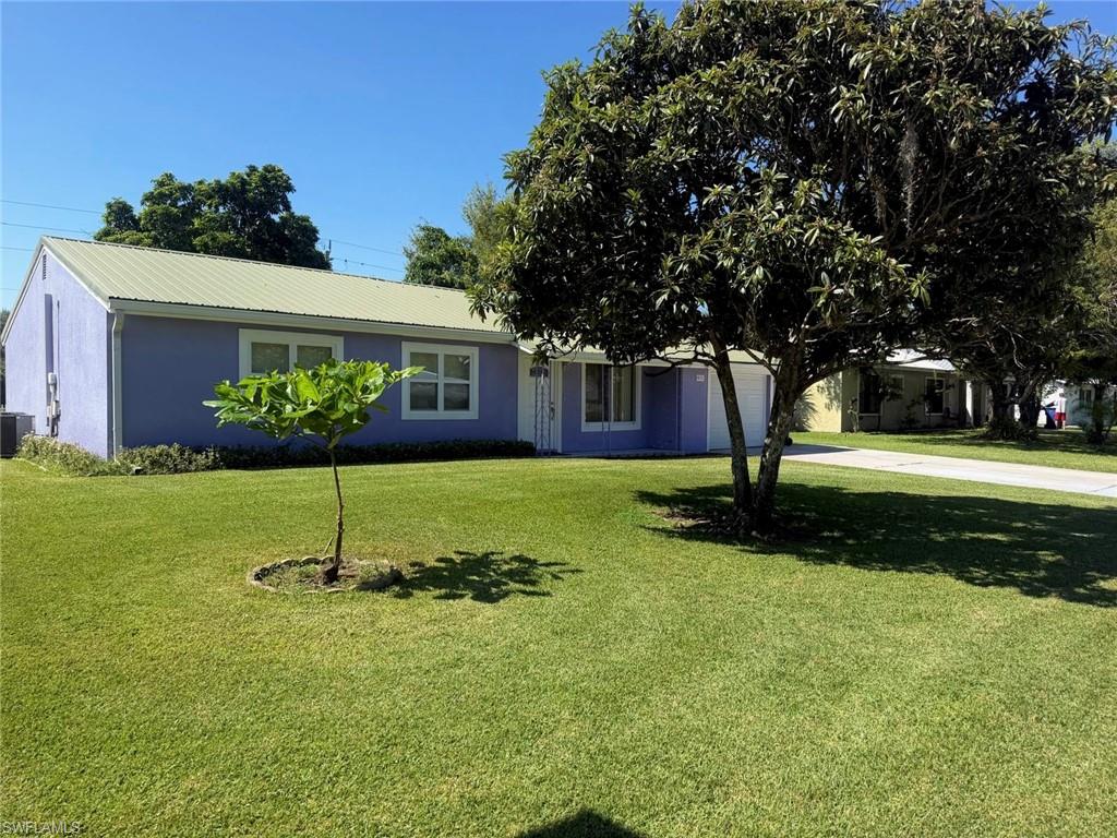 4031 Edgewater Cir Property Photo 2