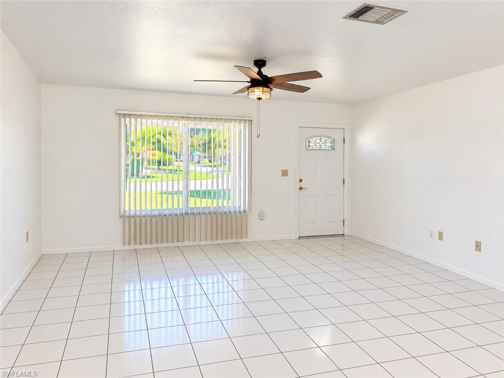 4031 Edgewater Cir Property Photo 5