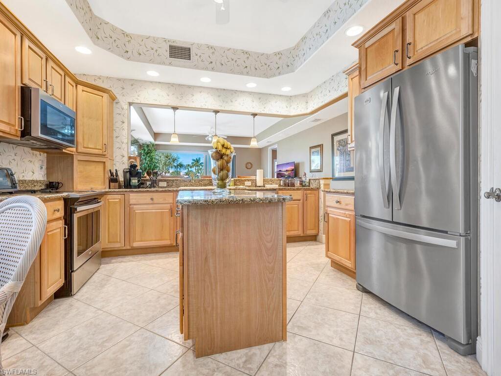 10540 Marino Pointe Dr 301 Property Photo 7