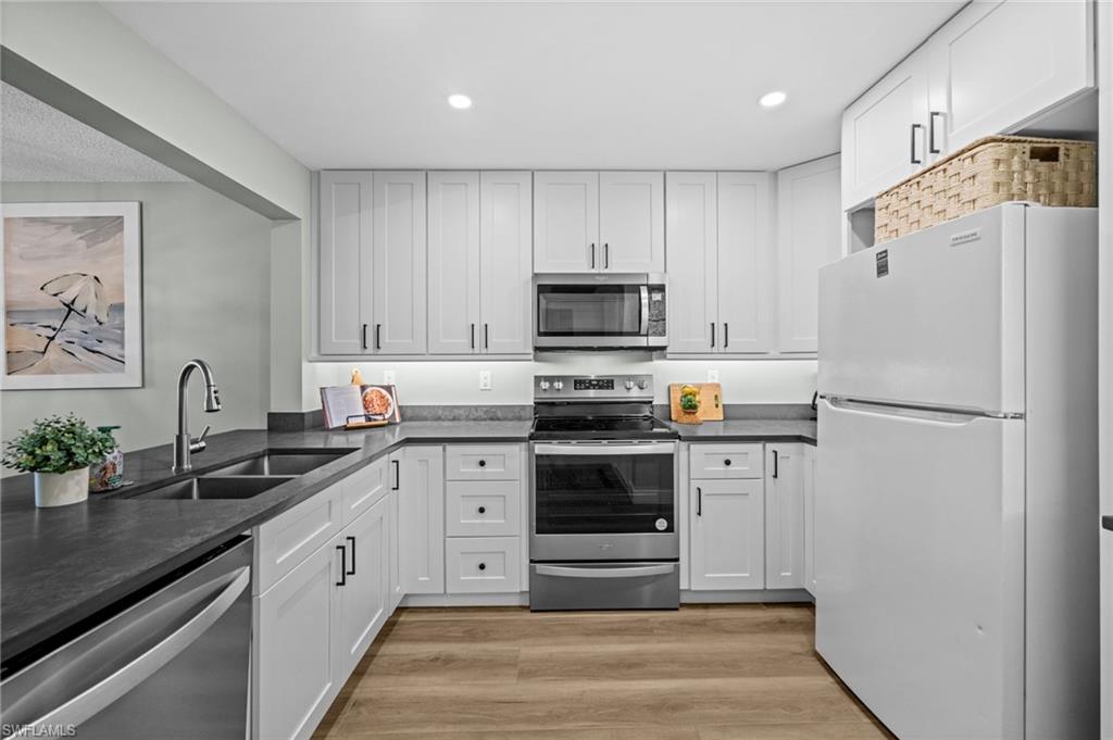 1084 Forest Lakes Dr 206 Property Photo 2
