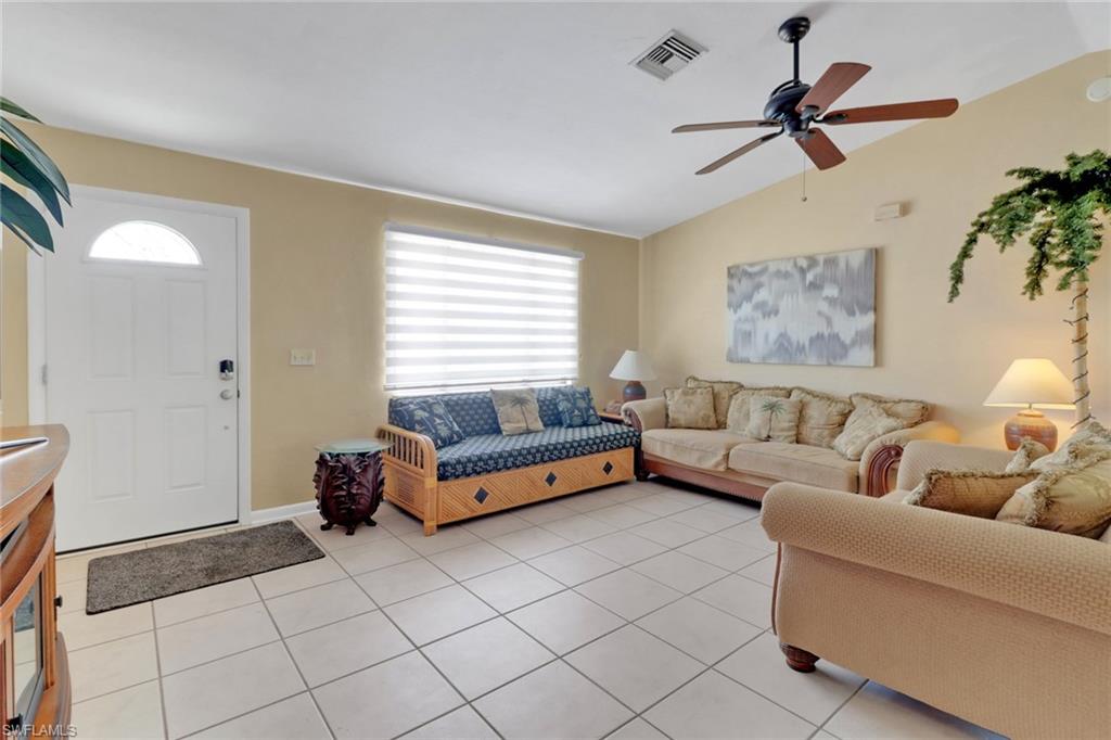 4764 Pembrooke Ln Property Photo 7
