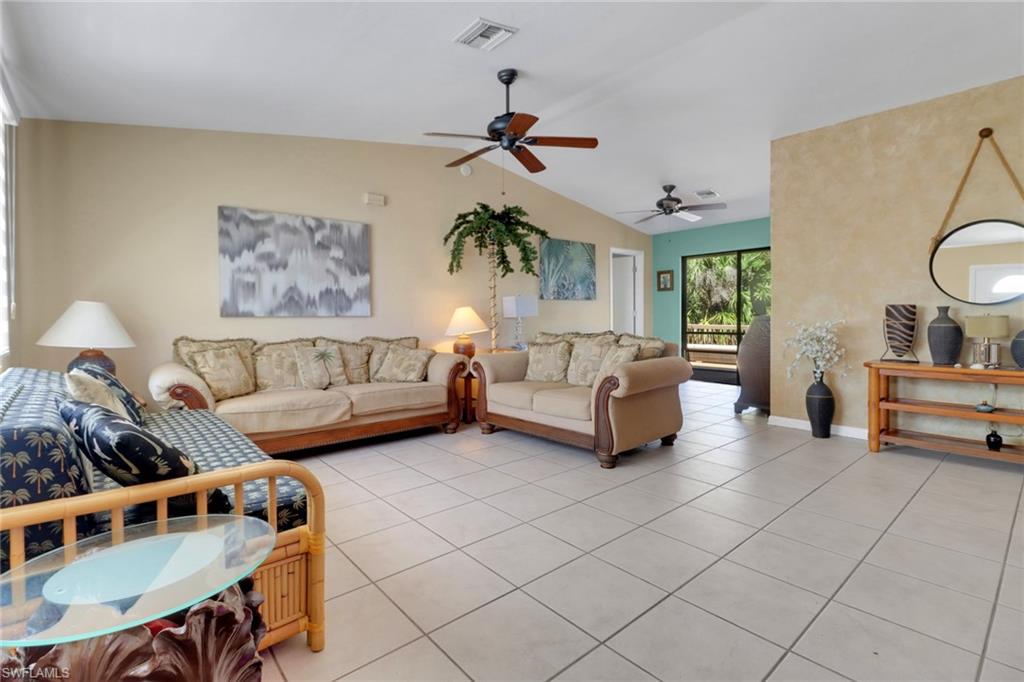4764 Pembrooke Ln Property Photo 8