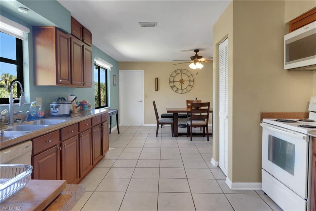 4764 Pembrooke Ln Property Photo 12