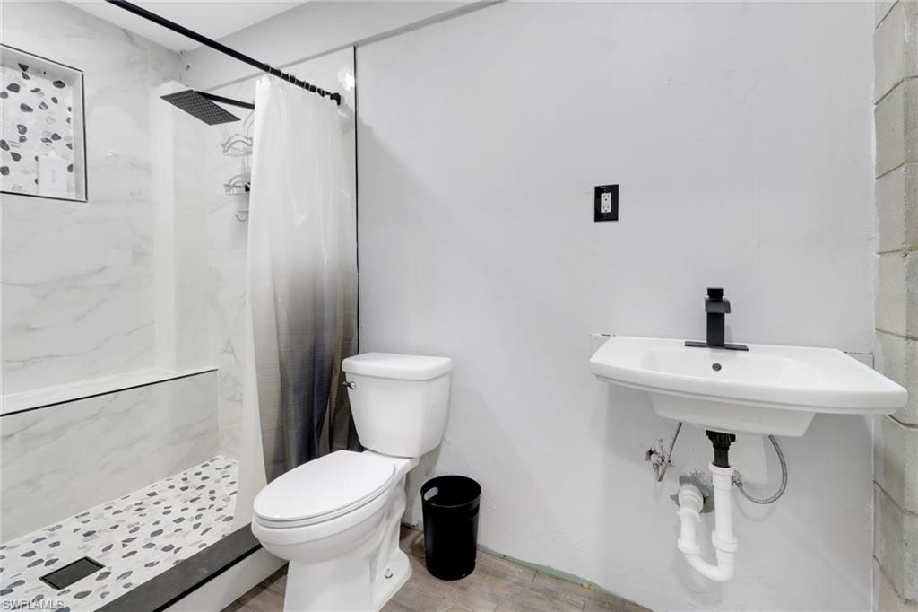 4764 Pembrooke Ln Property Photo 24