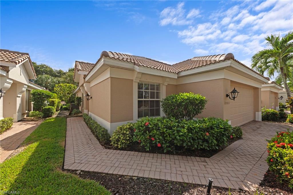 10083 Colonial Country Club Blvd Property Photo 3