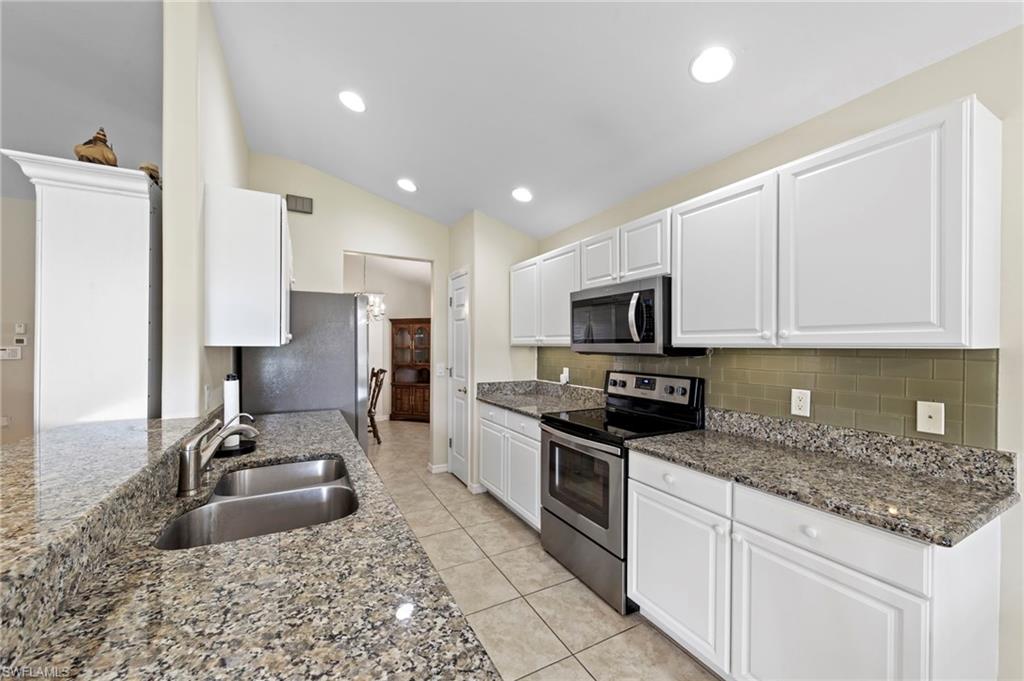 10083 Colonial Country Club Blvd Property Photo 13