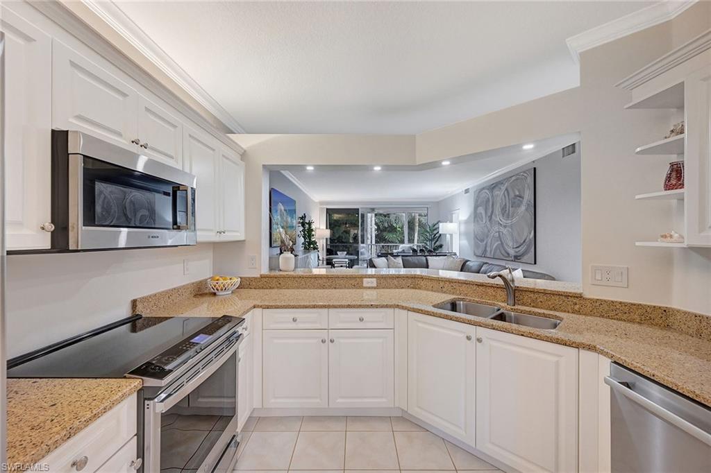 7741 Pebble Creek Cir 102 Property Photo 7