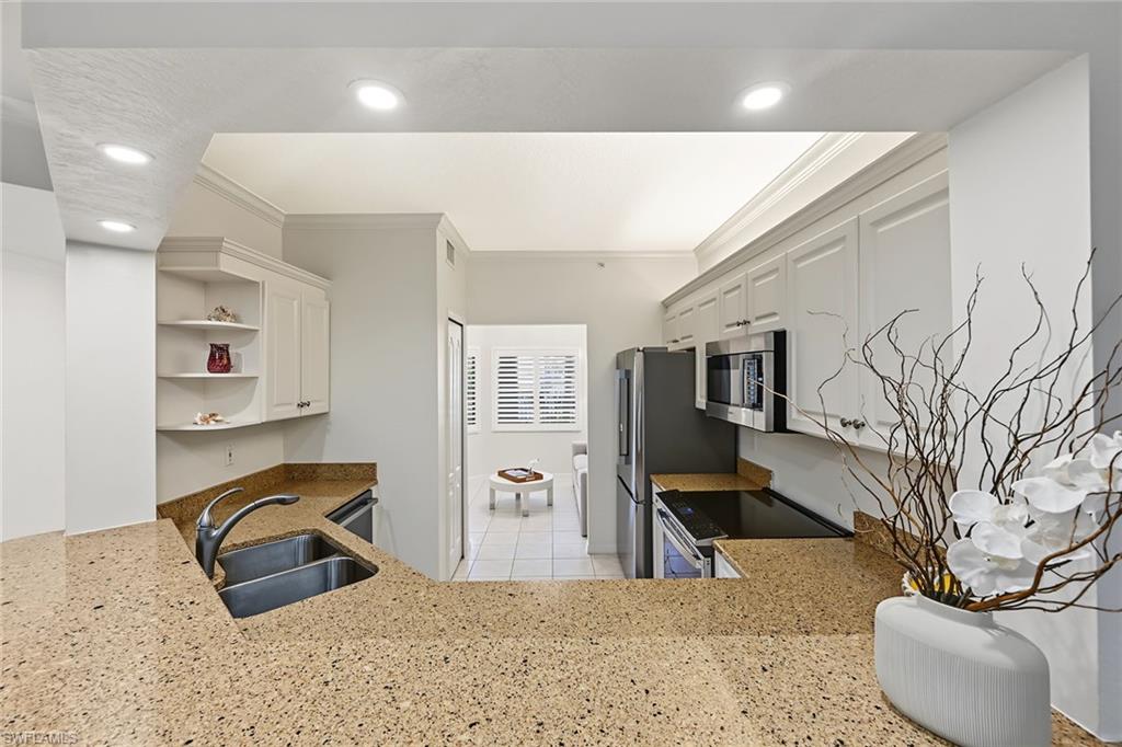 7741 Pebble Creek Cir 102 Property Photo 20