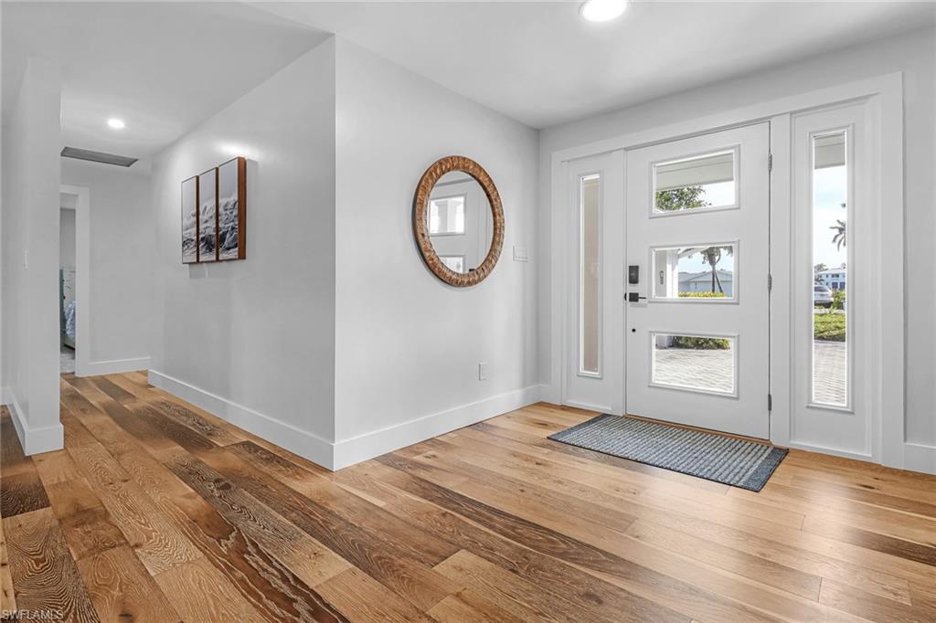 1823 Hurricane Harbor Ln Property Photo 3