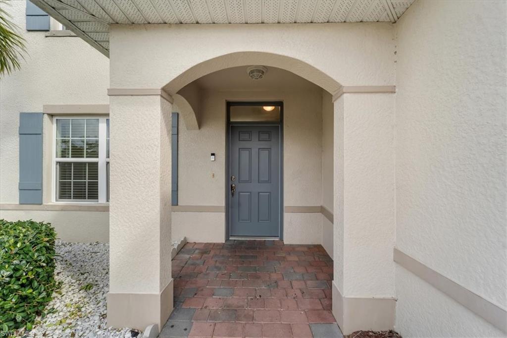 673 Hadley St E Property Photo 2