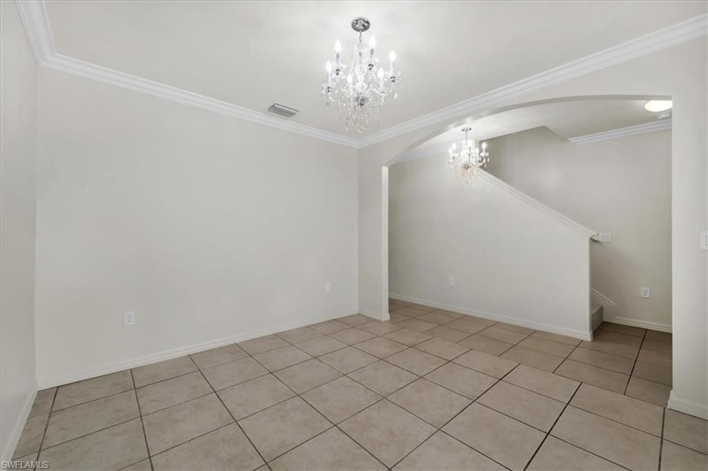 673 Hadley St E Property Photo 6