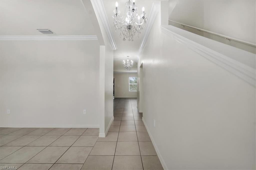 673 Hadley St E Property Photo 7