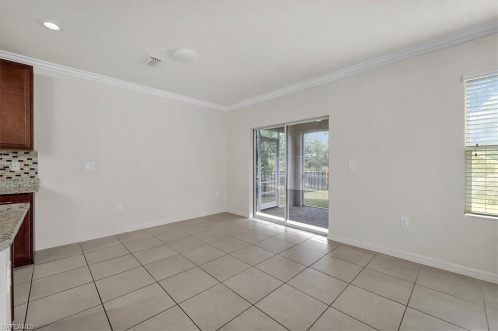 673 Hadley St E Property Photo 18