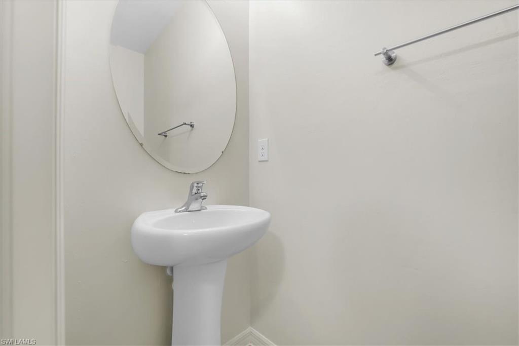673 Hadley St E Property Photo 33