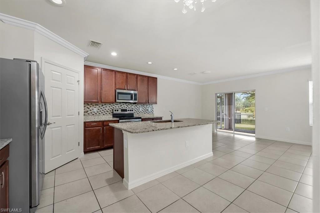 673 Hadley St E Property Photo 35
