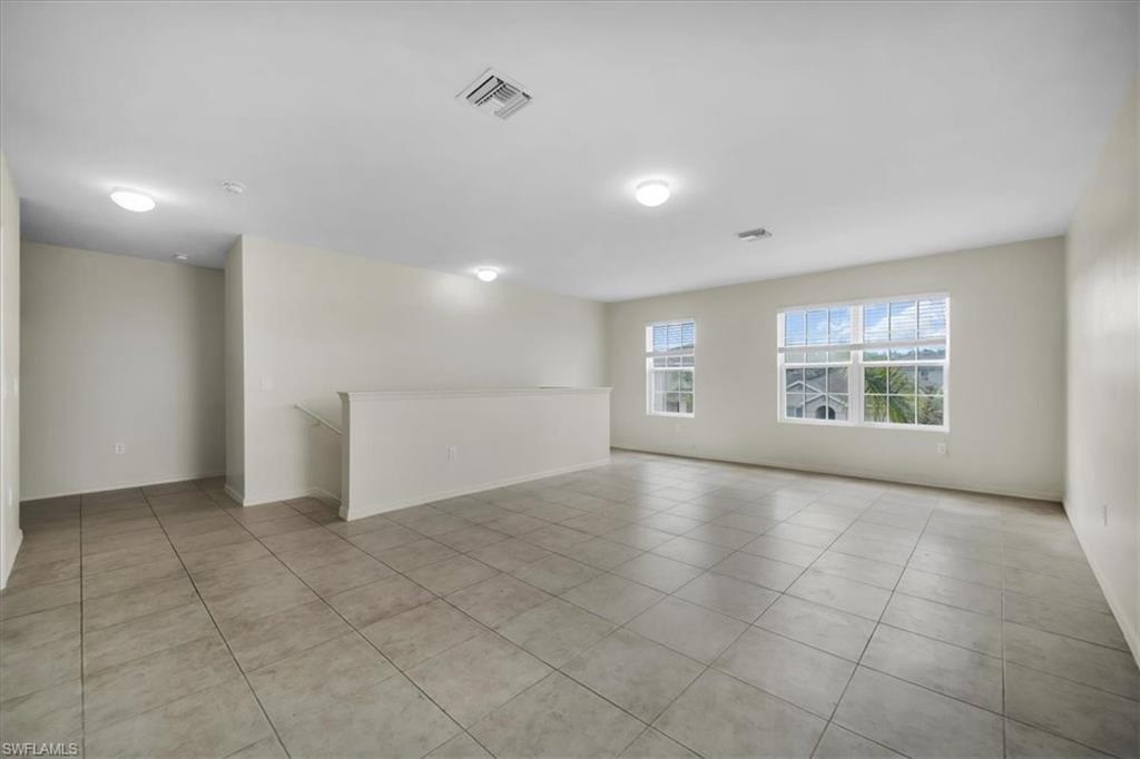 673 Hadley St E Property Photo 38