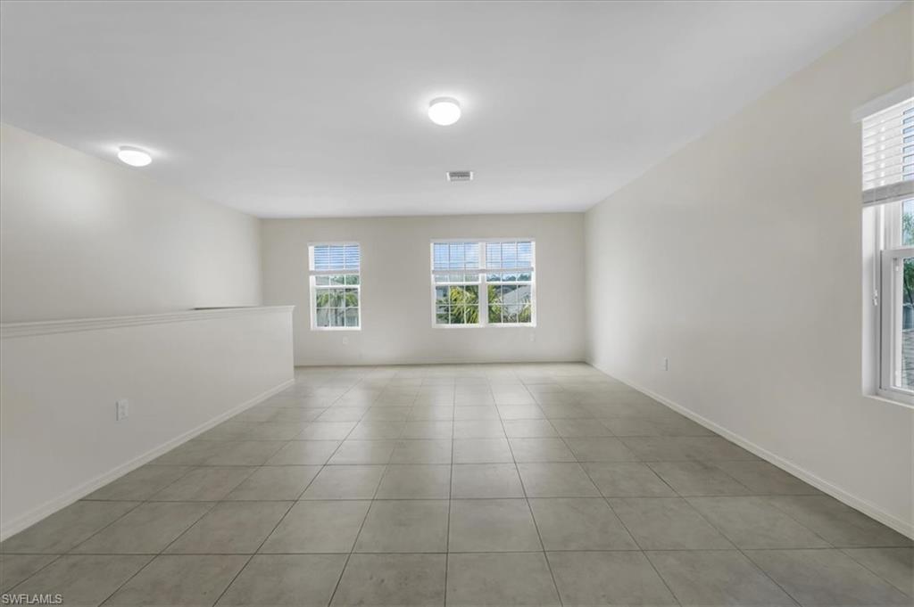 673 Hadley St E Property Photo 39