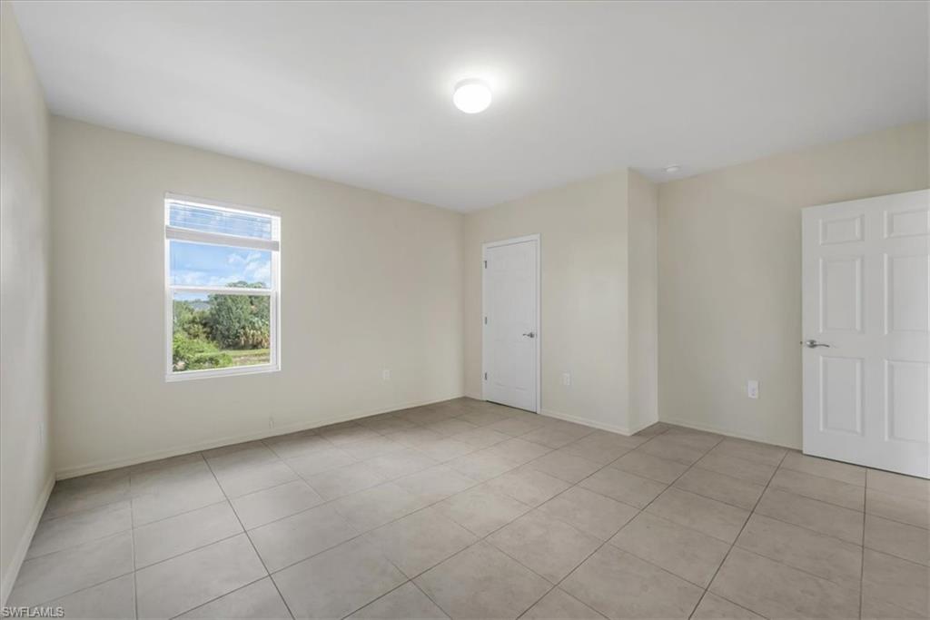 673 Hadley St E Property Photo 43