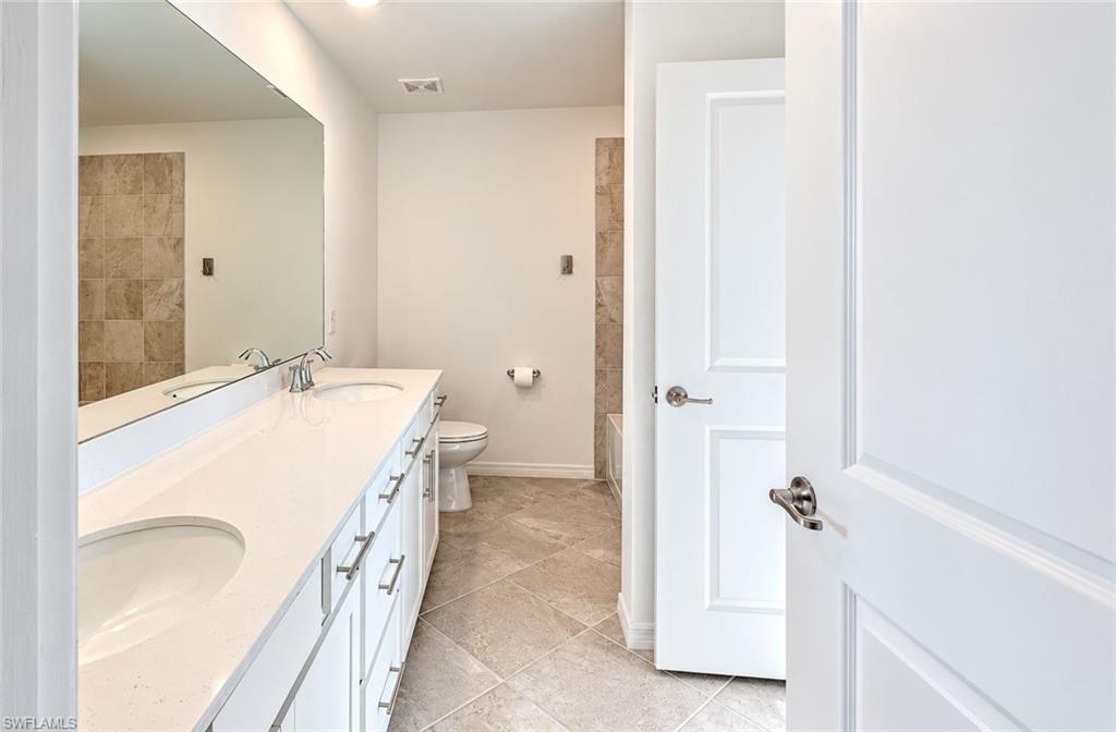 15285 Green Acres Ave 428 Property Photo 16