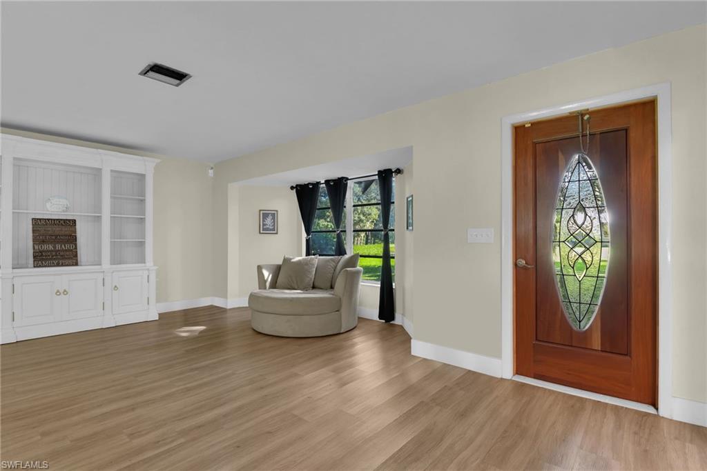 340 Pollywog Pt Property Photo 4