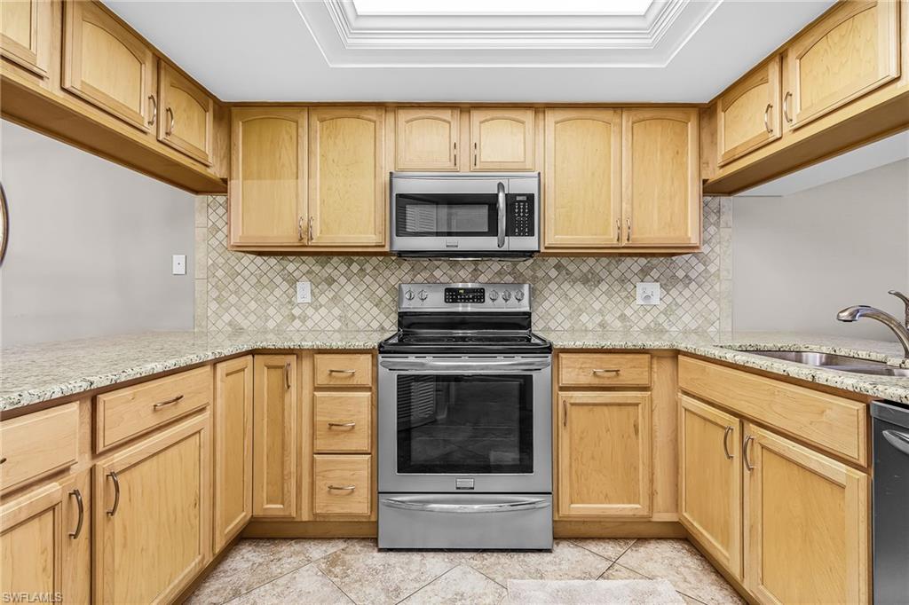 5899 Chanteclair Dr 211 Property Photo 8