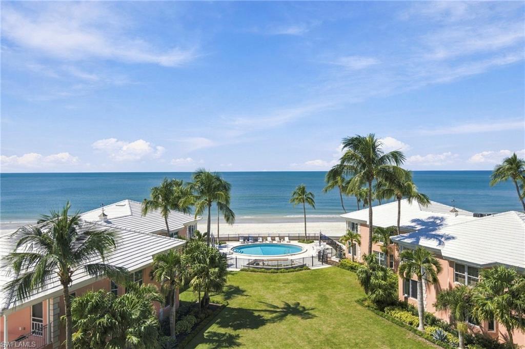 2401 Gulf Shore BLVD N 52 Property Photo 1