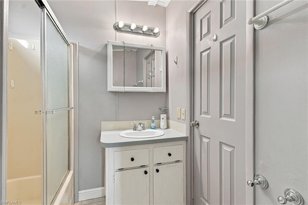 17195 Fostoria Ln Property Photo 8