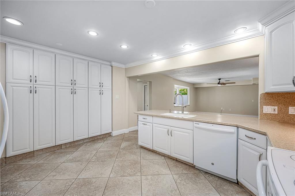 4690 Capri Dr Property Photo 10