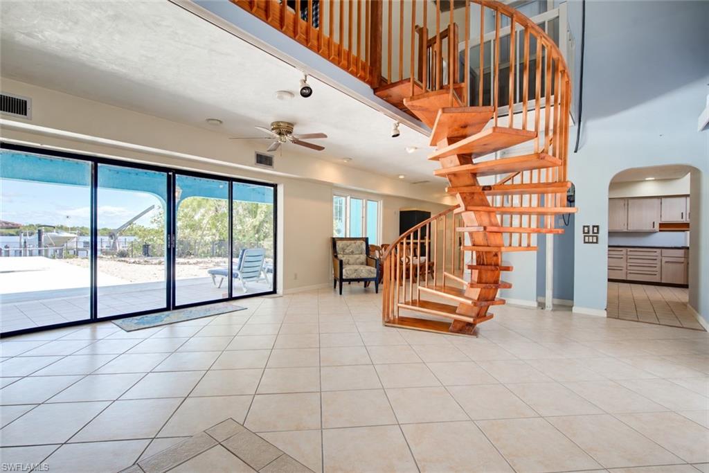 11 Capri Blvd Property Photo 4