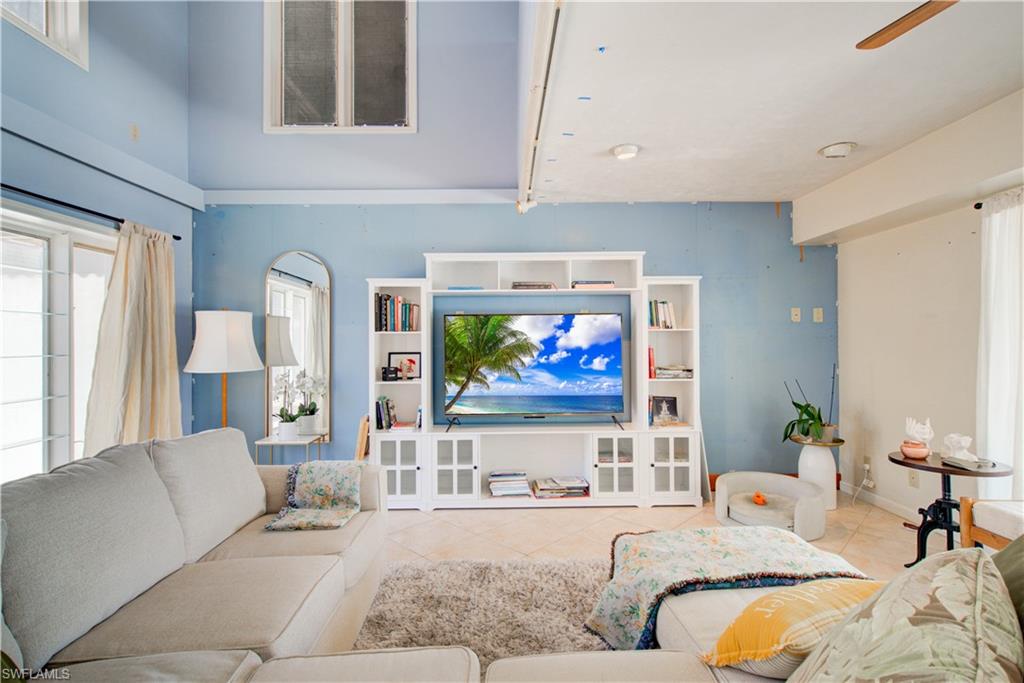 11 Capri Blvd Property Photo 10