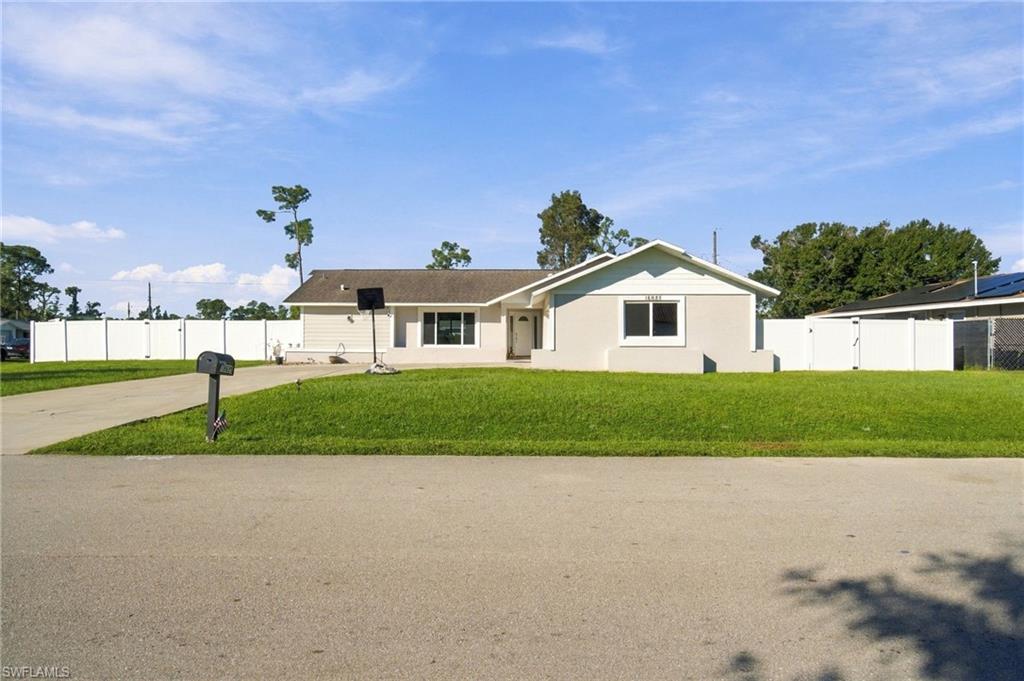 18688 Bradenton Rd Property Photo 2