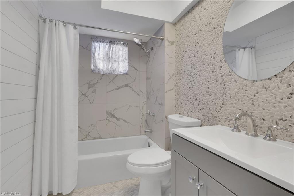 180 Cypress Way E C218 Property Photo 5