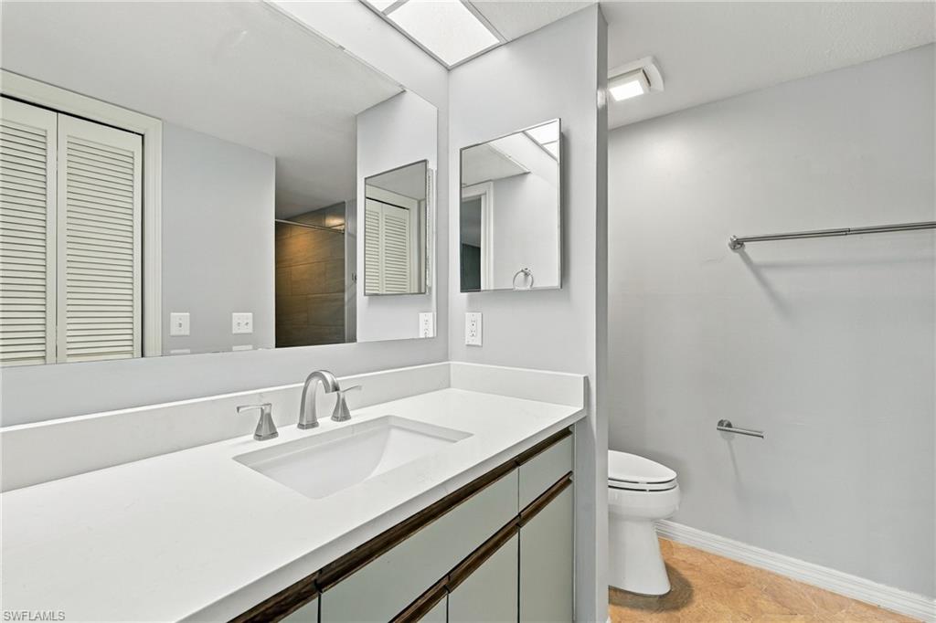 1566 Trafalgar Ln A Property Photo 17