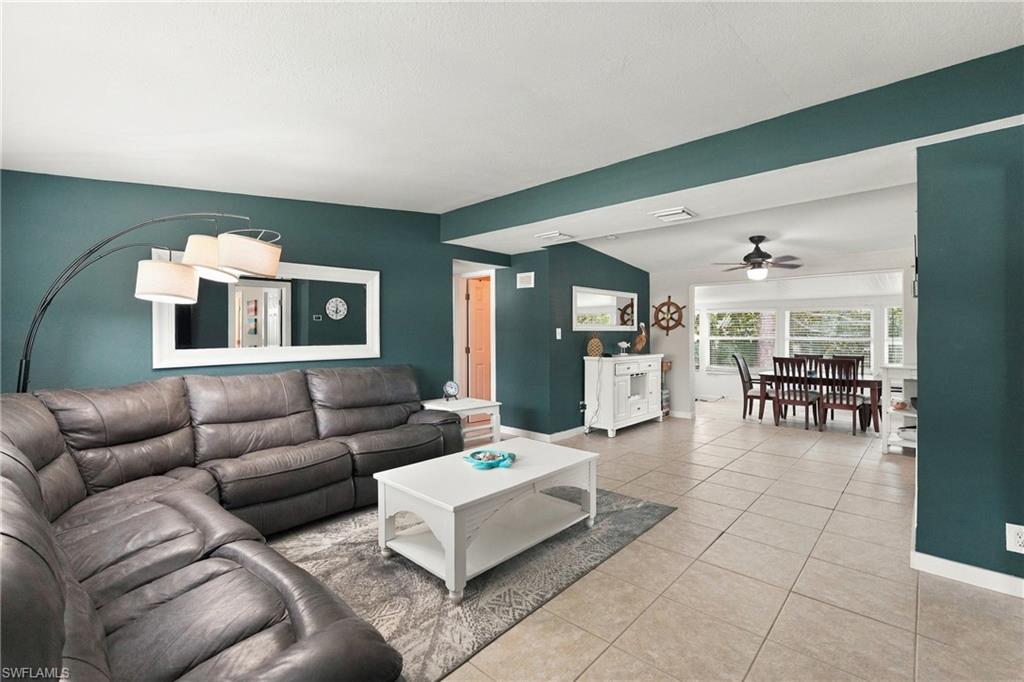 2140 Harbor Ln Property Photo 12